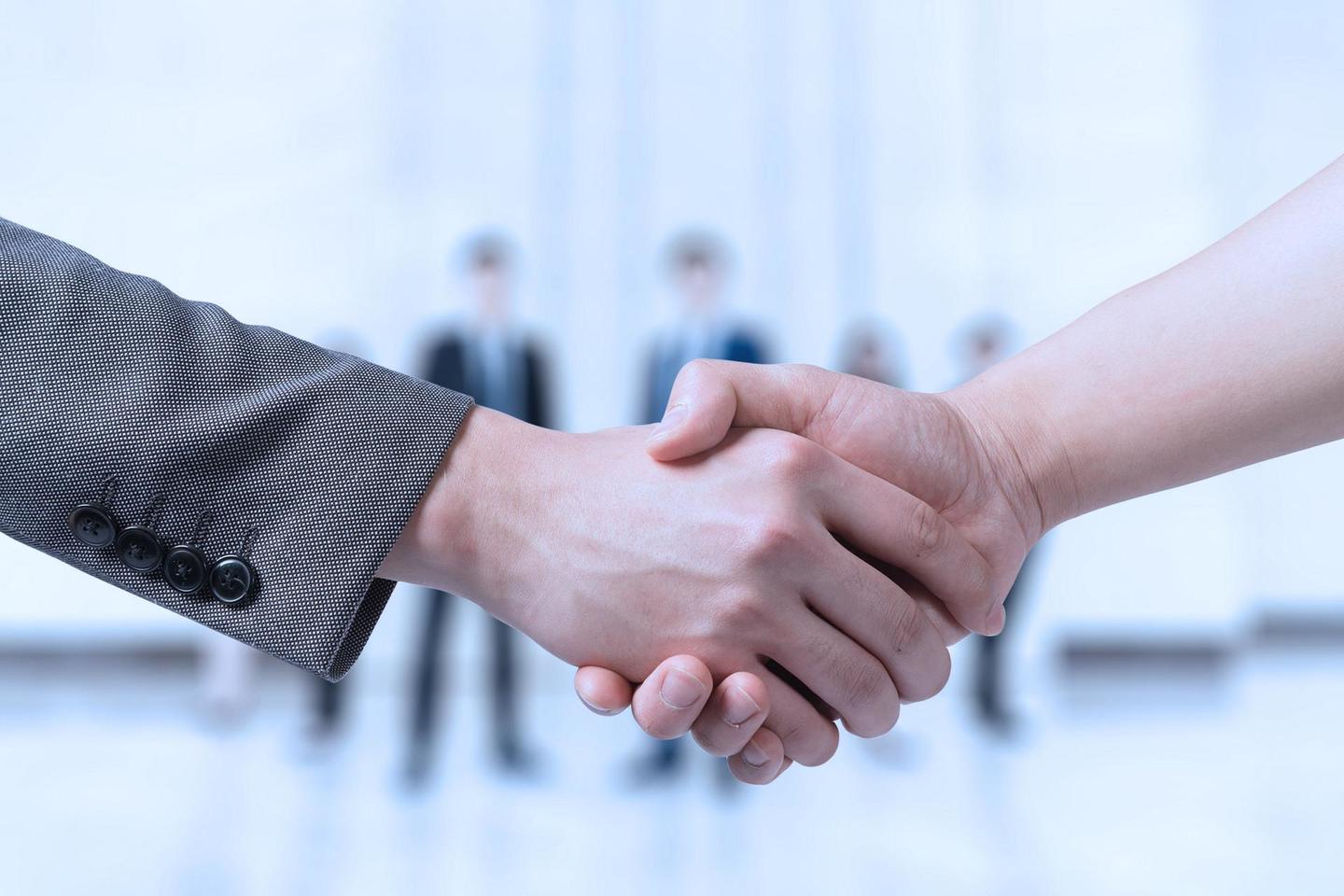 荣夏科技与龙海建设集团达成战略合作