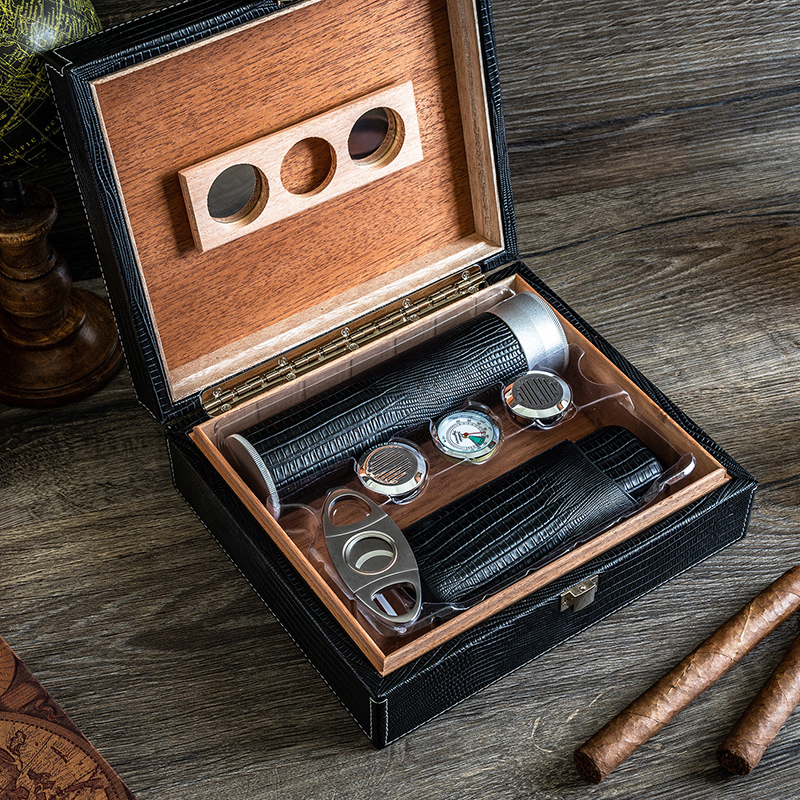 Leather Travel Humidor Gift Set