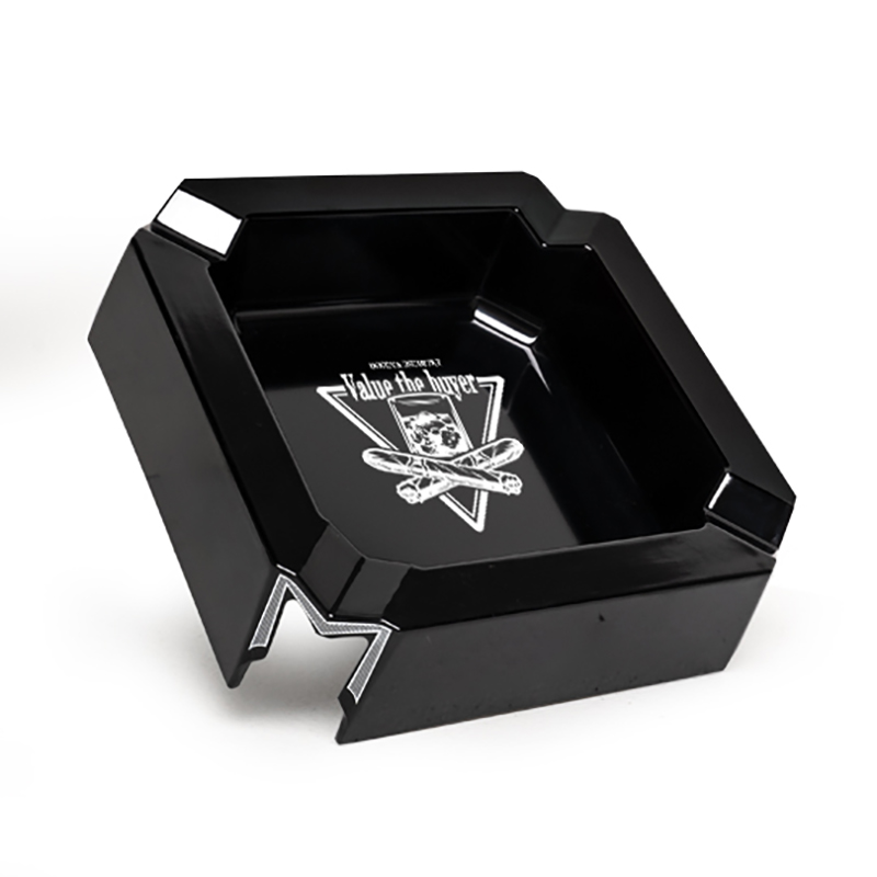 Plastic Cigar Ashtray for 4 cigars