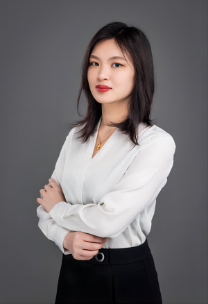 杨小凤（合伙人兼职律师）