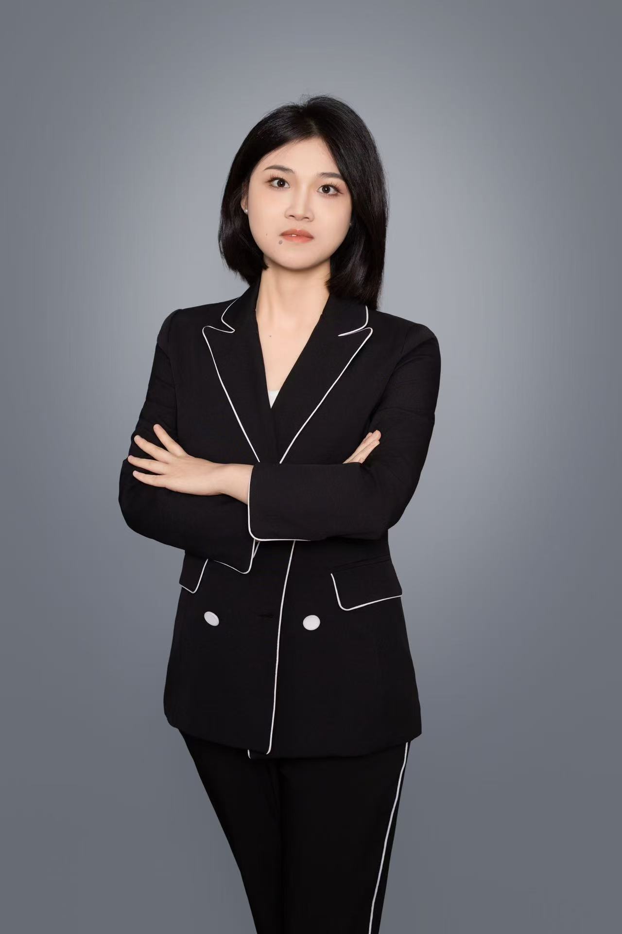 魏大芩（实习律师）