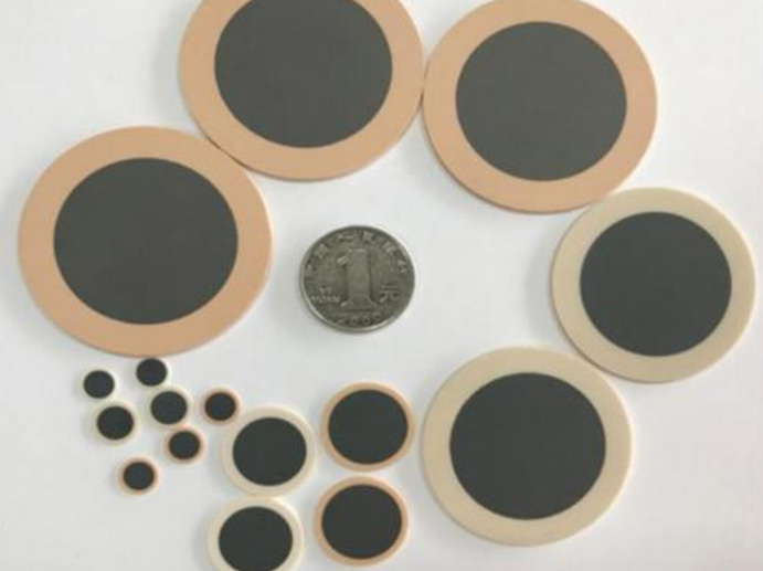 高熵旋磁铁氧体