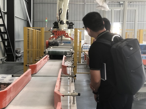 熱烈歡迎歐米亞亞太地區(qū)采購(gòu)經(jīng)理來(lái)我司參觀考察