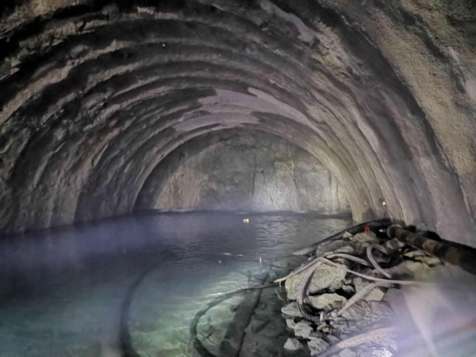 隧道工程突泥突水问题分析