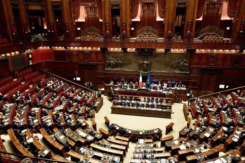 意大利再次推迟塑料税实施至2027年:政策延后背后的多重考量