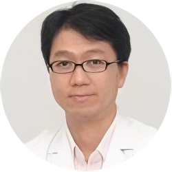 安田 浩之
庆应义塾大学医院呼吸内科专家庆应义塾大学医学部呼吸内科副教授
日本肺癌学会评议员
日本内科学会认定内科医师
日本呼吸器官学会呼吸内科专科医师/指导医师
日本呼吸器官内窥镜学会气管支镜专科医师
日本癌症治疗认定医机构癌症治疗认定医师
