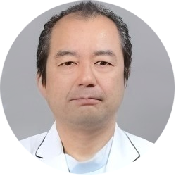 藤森 贤
虎之门医院呼吸中心外科部长
日本呼吸外科学会呼吸外科专科医师/评议员
日本呼吸外科学会机器人辅助手术师认证医师
日本肺癌学会关东支部干事
呼吸胸腔镜手术研究会负责人 医学博士
已完成 8500 多例胸腔镜手术
多次获得日本最佳医生荣誉称号
