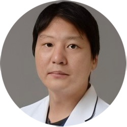 春田 周宇介
虎之门医院腹腔镜胃外科专科医师
虎之门医院消化器外科(上消化道)主任医师
日本消化系统外科学会认证消化系统外科专科医师、指导医师
消化系统癌症外科治疗认证医生
日本内窥镜外科学会评议员、技术认证医师
曾获得日本外科学会大会青年研究者奖