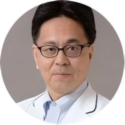 川端 英孝
虎之门医院乳腺/内分泌外科部长
日本乳腺癌研究协作组(JBCRG)理事
日本乳腺癌学会研究伦理审查小组委员会委员长
日本著名的乳腺癌专家
已为3200多名乳腺癌患者进行了手术