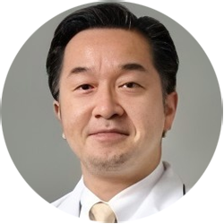 玉岡 明洋
日本虎之门医院呼吸内科部长
呼吸学会呼吸专科医师/呼吸器指导医师
日本内科学会综合内科专科医师
日本肺癌学会会员
曾担任日本呼吸器学会代议员