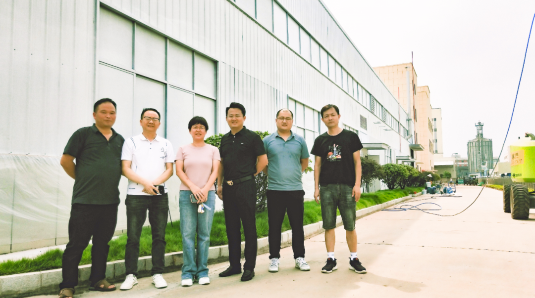 六一新材 顺势而为｜中建协涂装委湖南工作站秘书长组团参观六一新材ETU气凝胶改造施工现场，探讨涂装隔热保温系统发展趋势