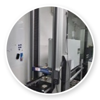 Shimadzu AGX万能拉力机，可以测试-50&deg;C到150&deg;C，20%RH 到90%RH，剥离，压缩，剪切各项力学指标