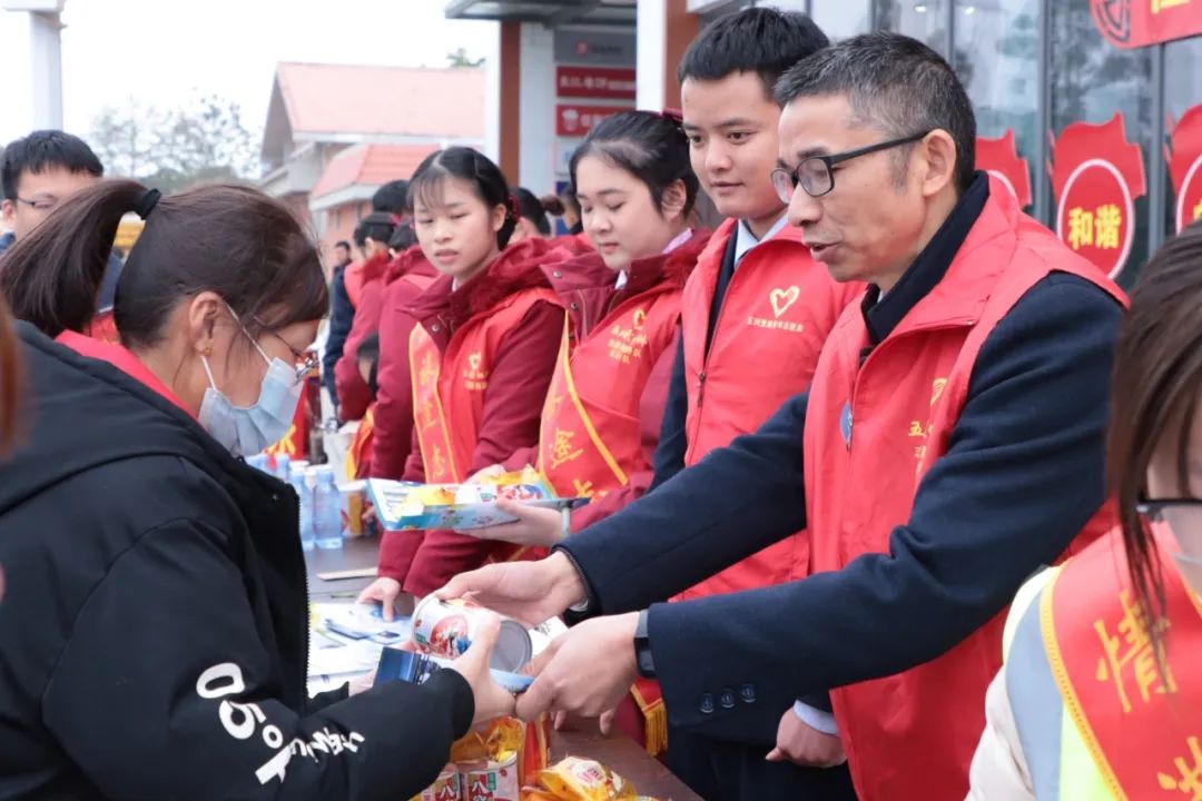 春运我在岗！五洲彩虹桥志愿服务队深入开展“情满旅途”志愿服务活动