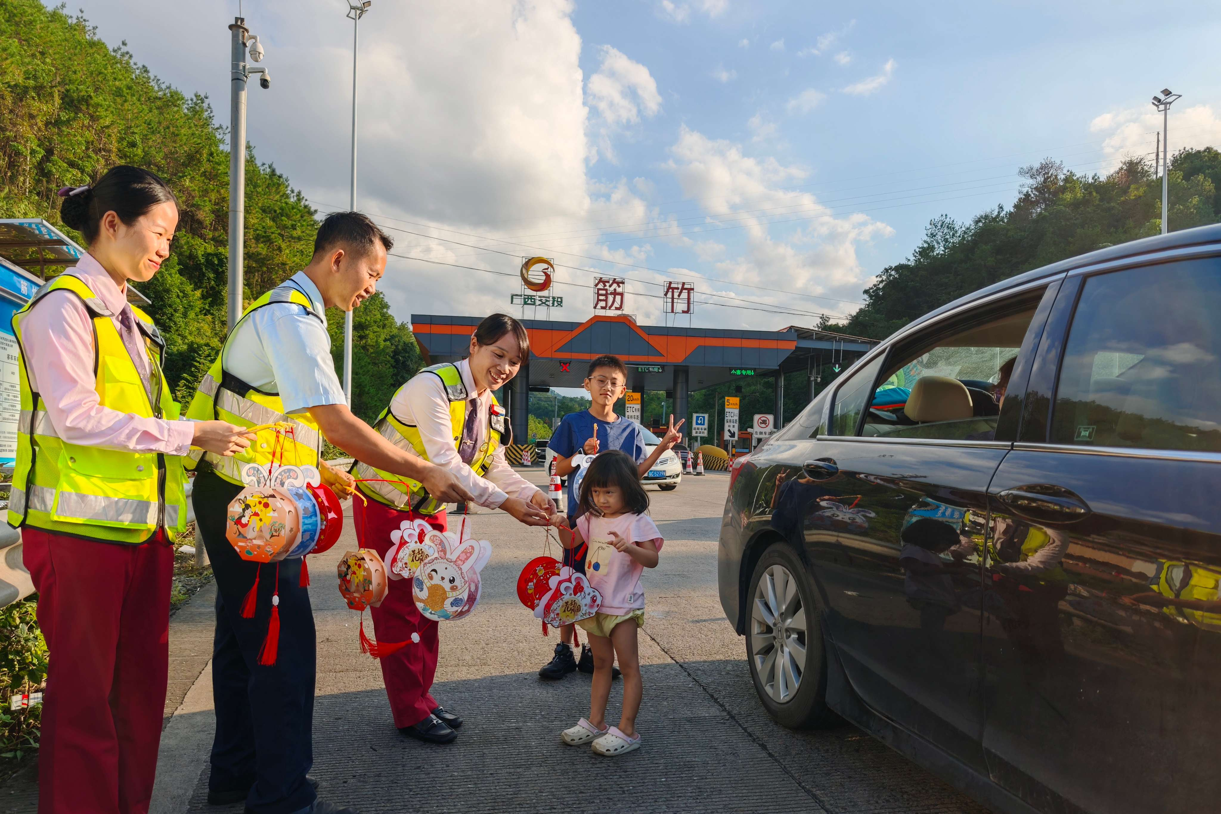 优服务、促营商——坛百、岑罗公司“青年文明号”在行动!