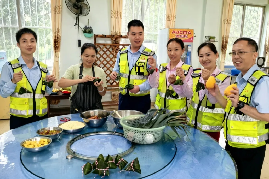 粽香赴夏，暖意同行！五洲交通解锁端午别样浪漫