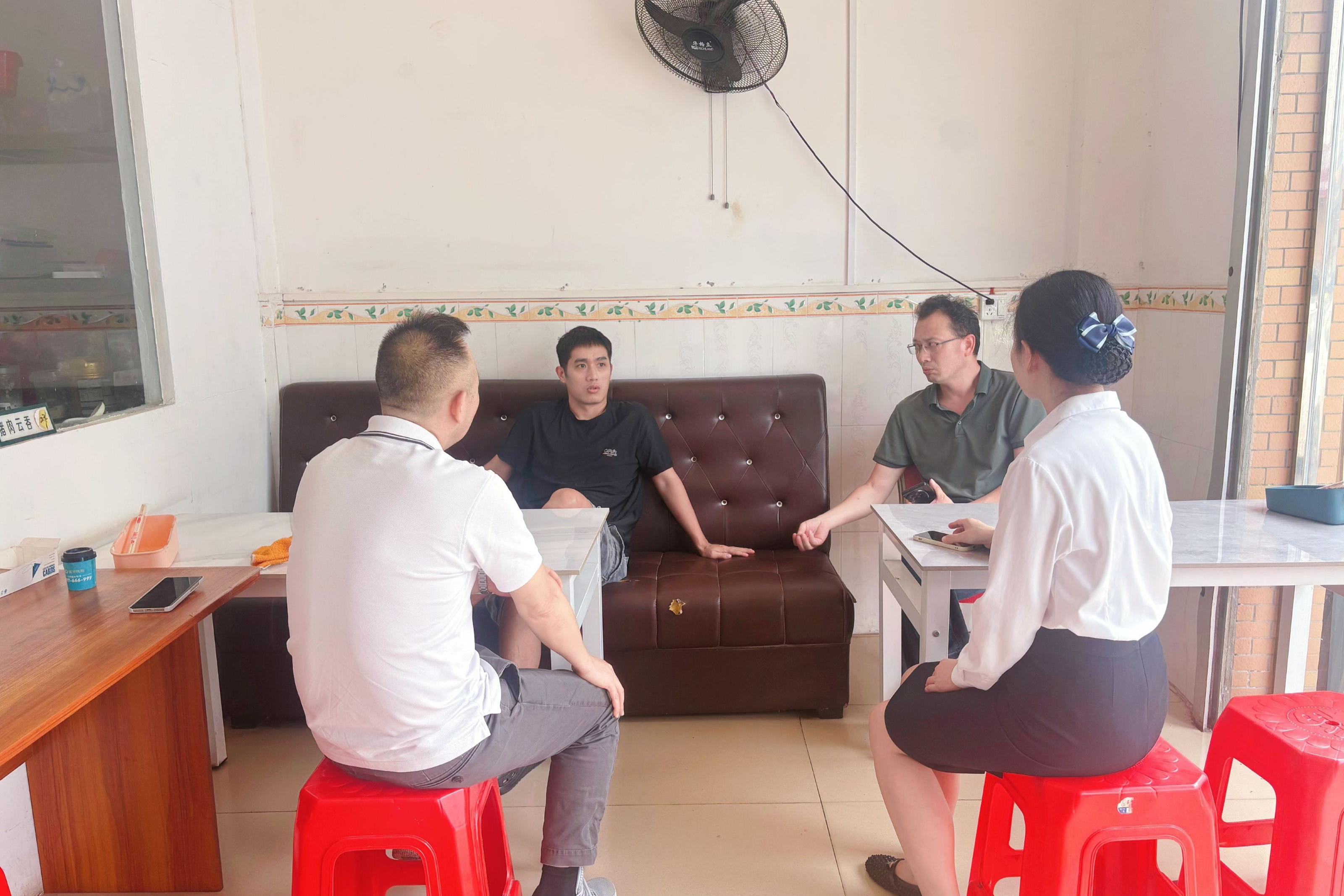倾听商户心声 聚力服务提质 | 金桥物业公司深入走访商户