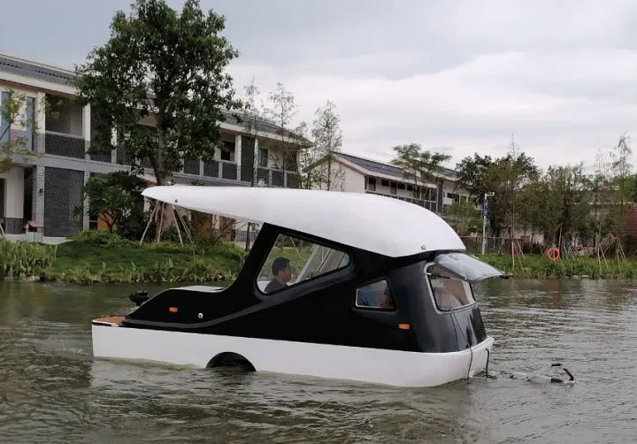 SEAL Ⅰ电动两栖露营房艇成功下水试航