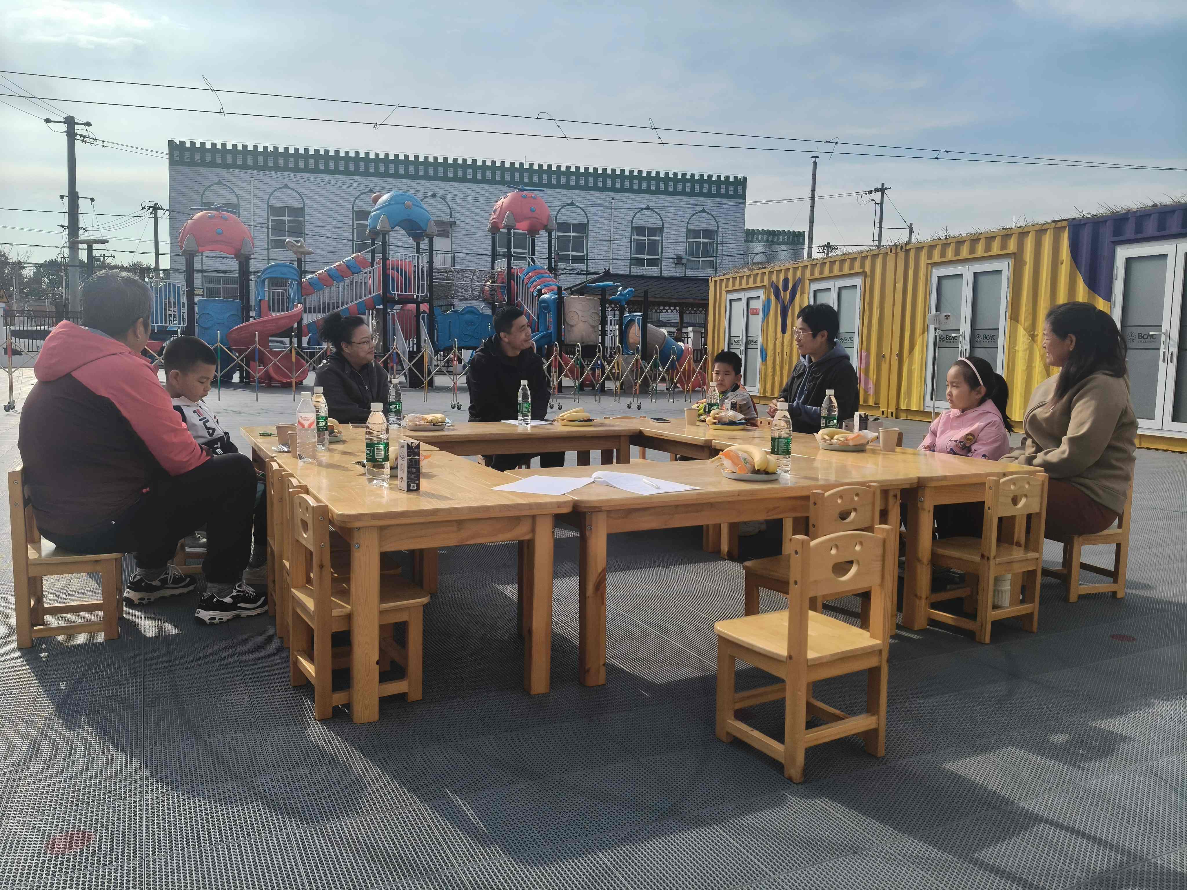 北京紫荆公益基金会组织幸福儿童中心家长沟通会暨法律法规科普活动