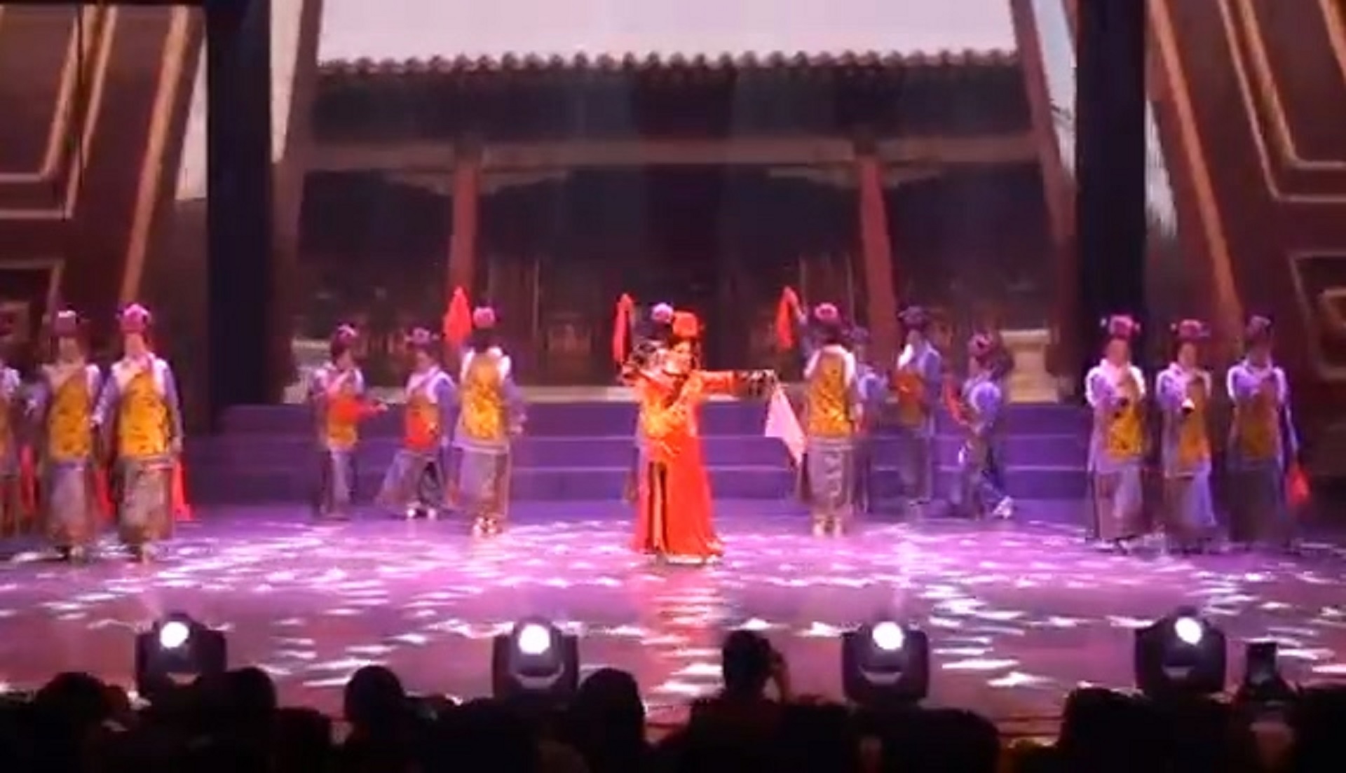 巾帼艺术团《清风响铃》