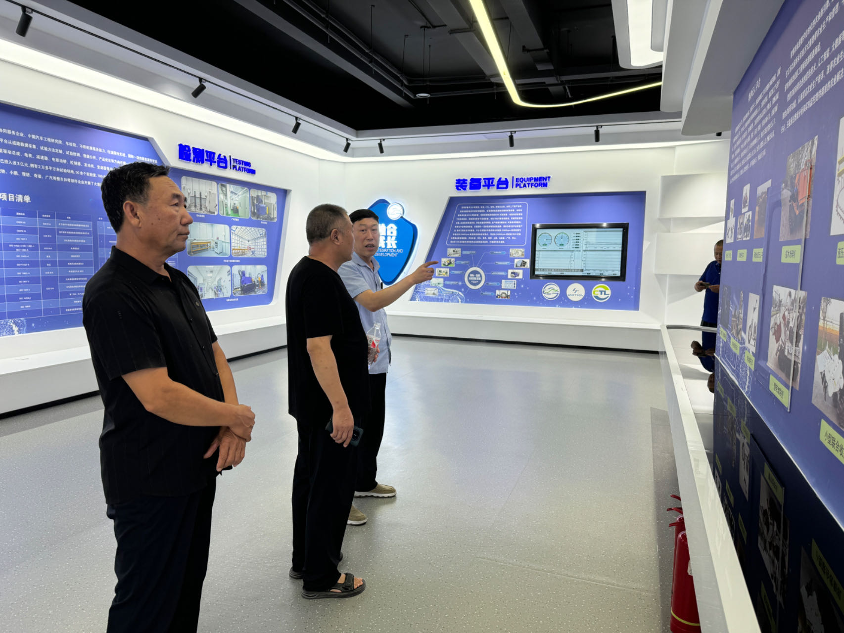 河北英虎农业机械股份有限公司董事长李总一行莅临公司指导