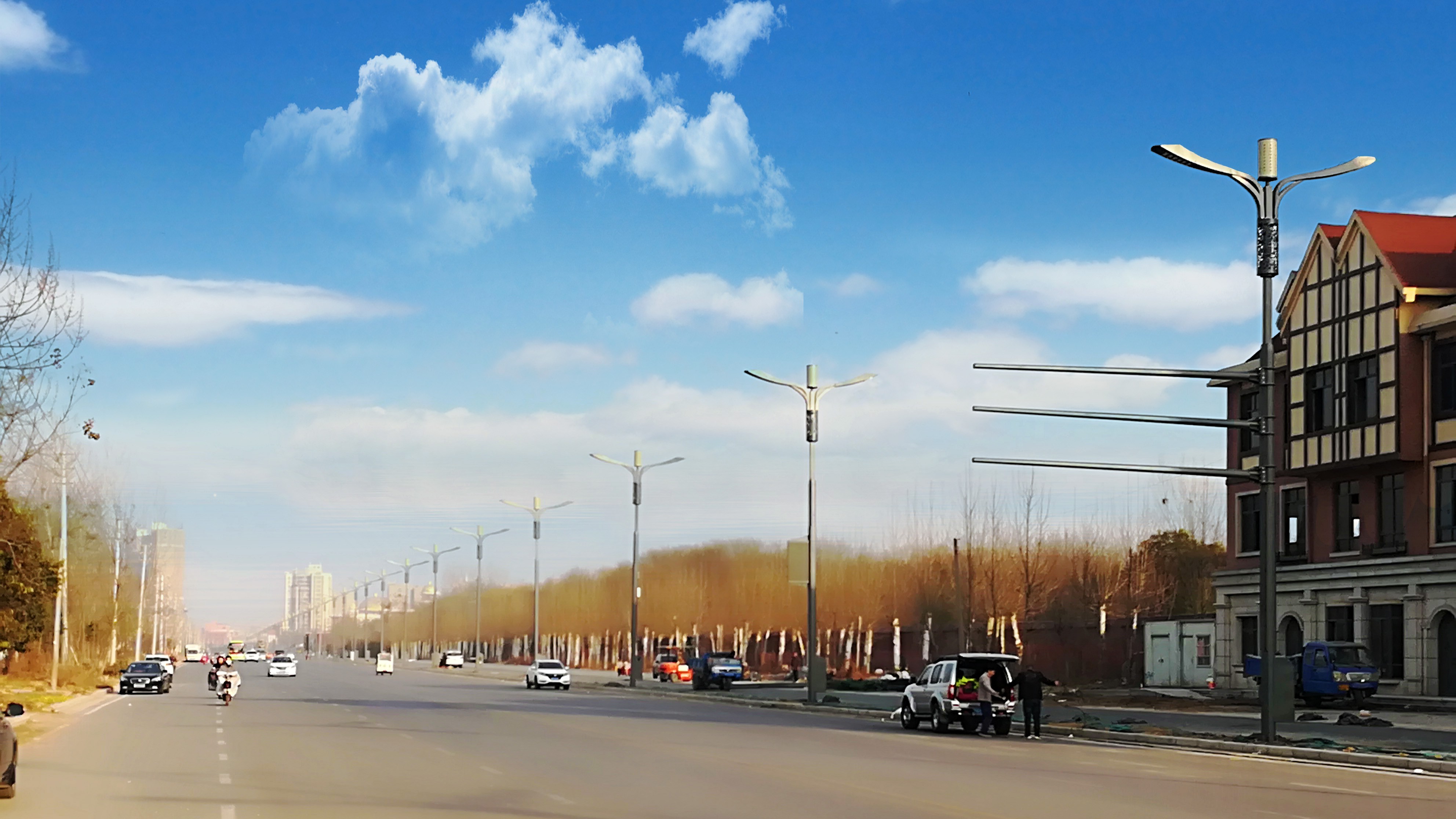 工业设计中心主任
岗位职责：
1.负责产品的工业造型的规划和开发工作，带领团队使产品设计水平达到国际公认全球工业设计超高级水准；
2.负责各级工业设计中心平台建设工作及申报工作；
3.负责审核设计图纸、确保设计符合项目功能、成本、运营、维护等方面的要求，确保设计内容符合规范要求，无重大设计缺陷；
4.负责根据客户需求，进行产品创意设计，收集行业市场的工业设计信息，提出产品改进建议；
5.负责产品开发方案的制定，以及产品打样、生产及质量管理工作；
6.负责产品设计团队人才的培养和技能提升等管理工作；
7.负责做好公司交办的其他工作。
任职资格要求：
1.本科及以上学历，工业设计、产品设计、视觉传达设计等相关专业。
2.熟悉photoshop、coreldraw等平面软件和3Dmax rhino cad等3D设计软件，熟悉产品的设计工艺流程；
3.负责过省级及国家重点设计中心，有从0-1成功组建、管理或操盘过100人团队经验，在学术界及行业有协调能力；
4.具有敏锐洞察市场需求及趋势的能力，并能迅速反映到设计概念上，有锐意创新的思想意识；
5.具有良好的沟通协调能力和团队协作精神，对内有一套系统的设计团队成功运营管理经验和方法论。