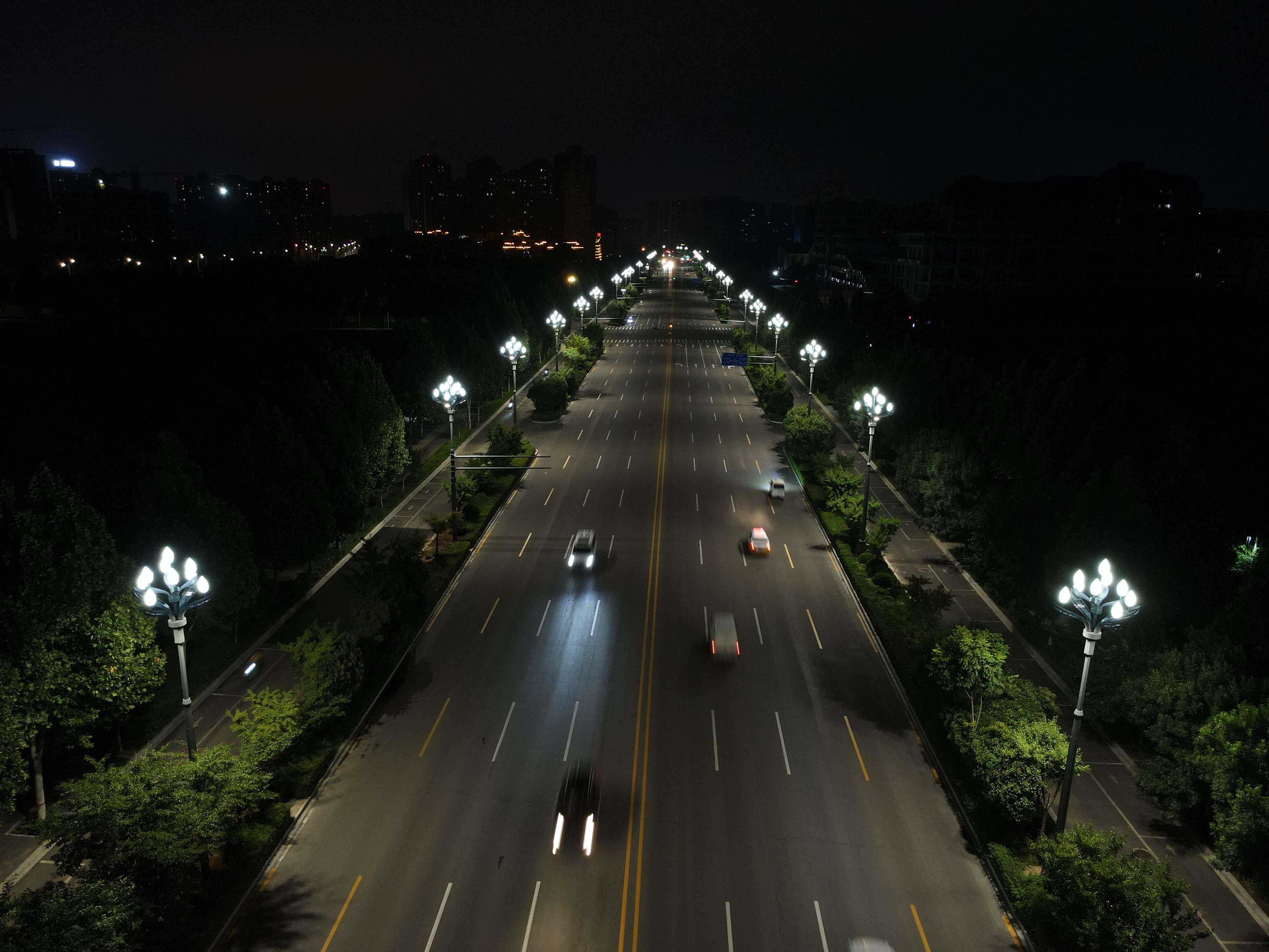 外观设计工程师
岗位职责：
1.根据公司产品战略，针对产品发展趋势，预计未来市场需求，做前瞻性外观设计，并探索产品方向；
2.负责产品外观创意、概念与创新设计；
3.负责绘制外观设计草图、设计图及外观材料、图案等设计；
4.与结构工程师密切配合完成新产品的开发设计工作；
5.负责收集产品全过程（设计、开发、生产、市场)的跟踪与外观设计相关问题并提出解决方案。
任职资格：
1.大专及以上学历，产品设计、工业设计或美术专业，有比较好的创新意识；
2.具有良好的手绘功底，能独立进行产品的外观设计，具有较强的审美水平，富有创新精神；
3.精通平面设计和3D建模制作能力，熟练操作软件建模、模型渲染、后期图像处理等软件；
4.具有良好的沟通能力、团队协作能力；
5.对产品设计有独到的想法，有创新性；
6.有智慧路灯、智慧合杆外观设计经验者优先录用。