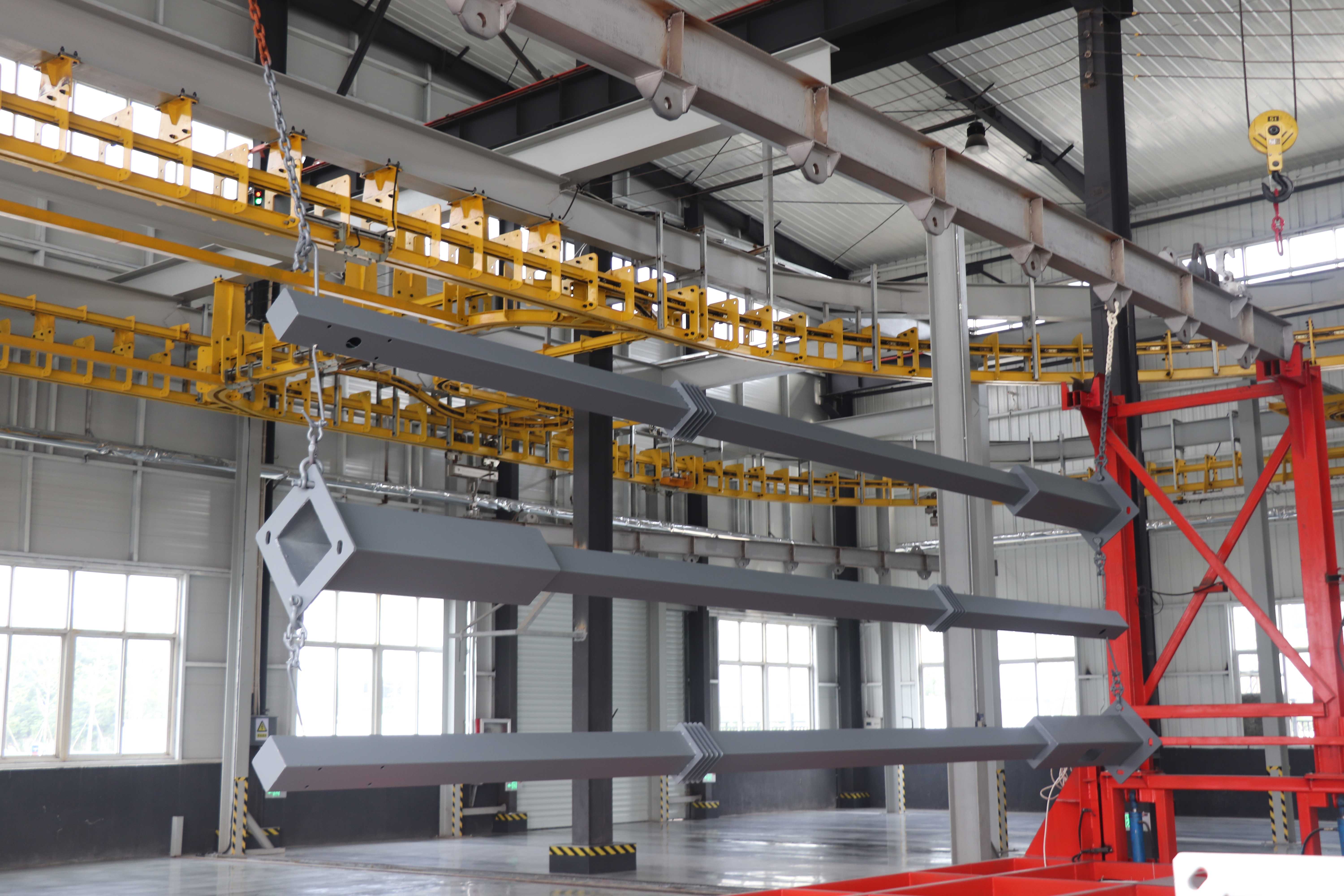 营销副总
岗位职责：
1、组织构筑营销理念，创建营销体系，建立健全营销管理制崐度；
2、组织拟定营销策略、市场策略、产品定价策略、销售渠道策略、促销策略和营销组合策略；
3、搞好市场调查、分析和预测工作，拟定营销目标和计划，为公司制定发展规划、年度经营目标提供可靠的依据；
4、组织搞好市场情报收集和管理工作，及时收集竞争对手的情报和顾客的情报，以便公司获得更广阔的市场；
5、参与产品定价工作；
6、保证资金及时回笼；
7、搞好产品的促销工作，组织销售公司对外的大型营销活动和会议安排，及崐重大的公关事务处理；
8、合理支配和控制销售费用；
9、组织建立销售网络；
10、领导售后服务工作，建立售后服务网络，为用户提供满意的产品和服务；
11、加强营销队伍建设，提高营销人员的素质；
12、根据公司年度工作大纲的要求，负责本系统方针目标的制订和展开、检查、诊断、落实工作；
13、完成领导交办的其他工作。
任职资格：
1.本科及以上学历，市场营销、国际贸易等相关专业；
2.具备5年以上路灯、智慧合杆、通讯杆、电力杆等相关产品销售工作经验；
3.具有营销、运营方面的专业知识，有大订单项目运作能力；
4.具有较强的沟通能力及交际技巧，较强的谈判能力，对公司有高度的忠诚度。