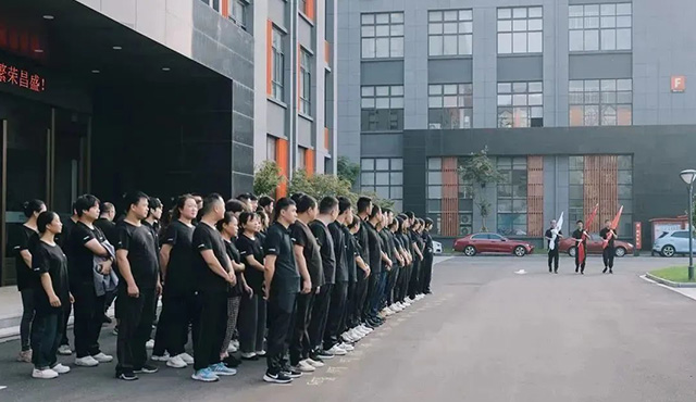 Raise the national flag, welcome Mid Autumn Festival, and celebrate National Day! The company is united and forging ahead, with team building activities!