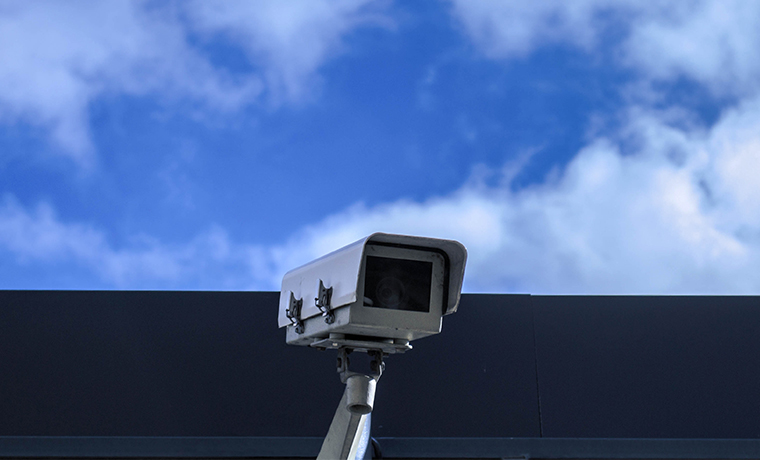 路由器和电脑之间可以采用光纤传输吗？