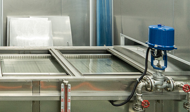 低温慢煮
低温慢煮的方式可以最大程度地保留鲍鱼中的营养成分由于温度较低，鲍鱼中的蛋白质和其他营养成分不会因高温而变性或流失从而确保了鲍鱼的营养价值得到完整保留