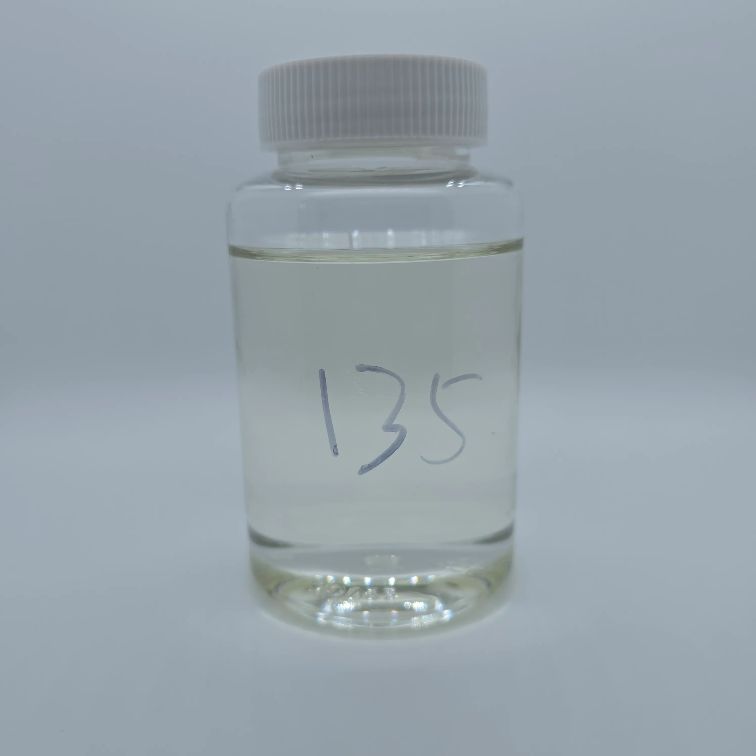 液态无灰抗氧剂 L135 丙酸异辛醇酯 cas125643-61-0