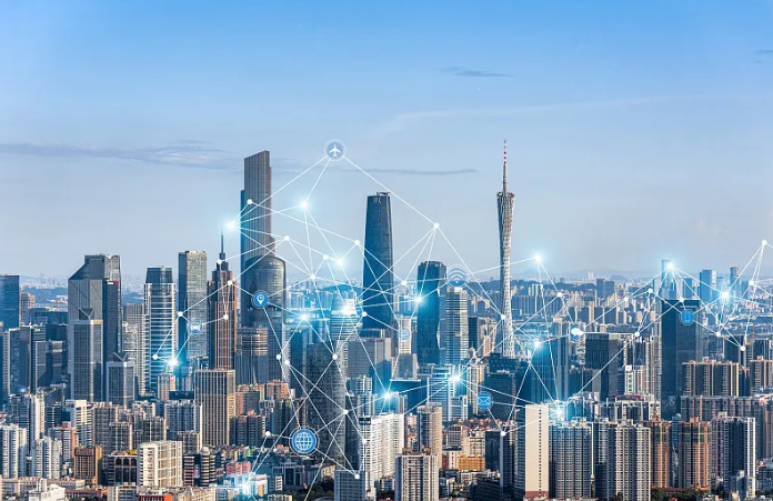 工业物联网下工厂数字化智能化方法论
工业物联网是我们实现各设备，各系统，各模块之间互联互通的一个工具。如何部署这样的工具？如何使用好这个工具，让这个工具可以给整个工厂带来最大化的收益，带来最大 化的价值？我们有这样的一套方法论。
根据工信部颁布的国家智能制造标准体系，将智能制造工程分为三个维度：系统层级，生命周期，智能特征。这也指名了数据互联互通的方向，要基于某个方向和目的进行数据的整合，才能让数据真正发挥价值。以产品为核心——构成生命周期维度；以产业链为核心——构成智能特征；以物理世界为核心——构成系统层级。在国家标准体系的宏观指导下，根据广大工厂的实际情况，我公司总结了一套构建工厂数字化智能化的方法论体系——两个集成和三个维度。