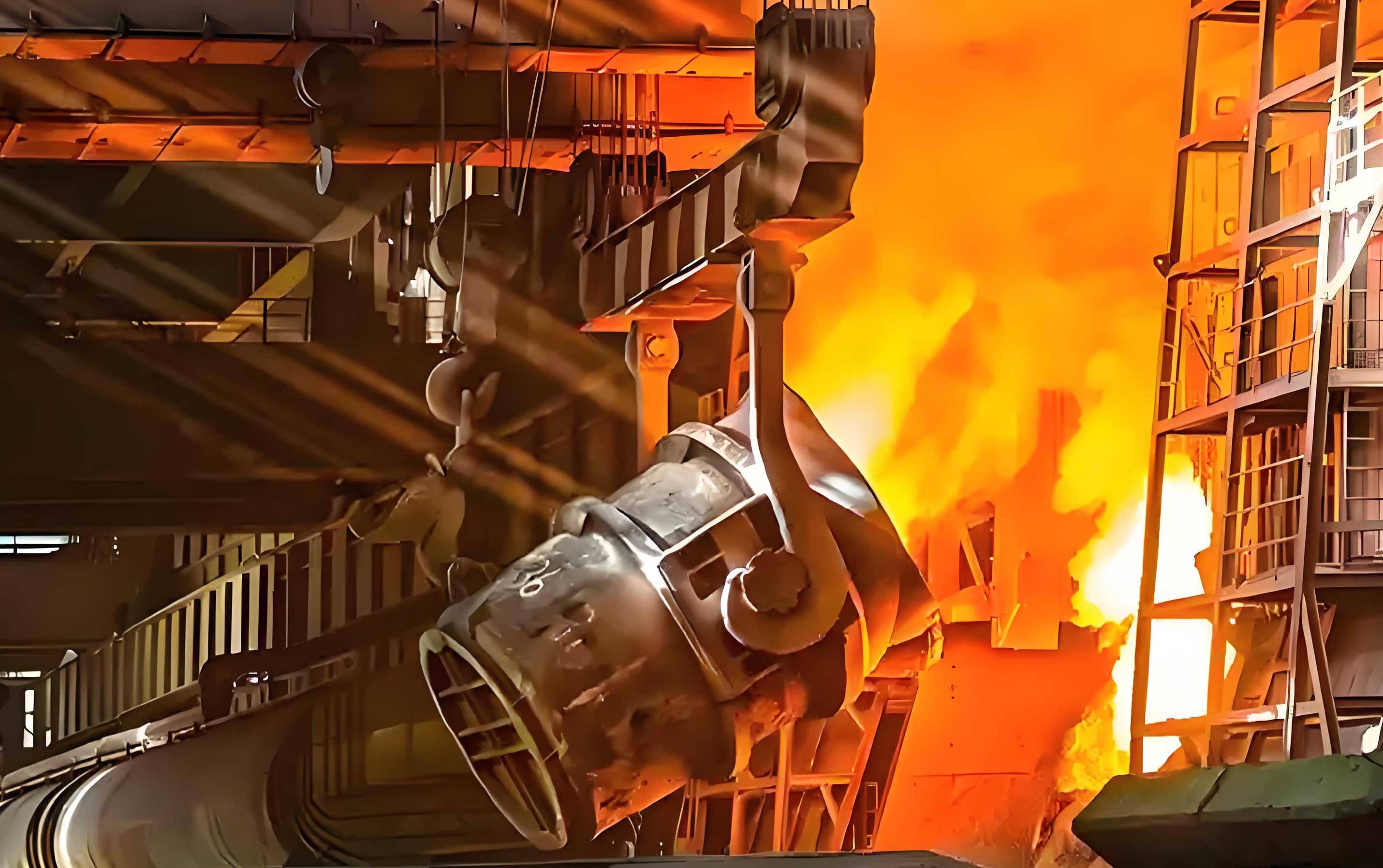 冶金行业
1、管壳式换热器炼钢工序:冷却转炉、电炉的炉壁冷却水,或加热助燃空气(通过余热锅炉)。轧钢车间:冷却轧机轴承、液压系统的润滑油,或加热轧制用的乳化液。热处理炉:回收烟气余热,预热燃烧空气或煤气,提高炉窑热效率。2.、翅片管式换热器特点:翅片增大传热面积,强化气 - 气或气 - 液换热,抗灰尘堆积能力较强。烧结工序:冷却烧结矿的烟气,或加热助燃空气(通过余热回收)。高炉系统:冷却高炉煤气,或加热热风炉的助燃空气(翅片材质多为耐高温合金)。热处理车间:空气预热器或废气净化前的热量回收。3、板式换热器连铸工序:冷却结晶器的循环水,或调节轧辊冷却用的软化水温度。冷轧车间:冷却轧制油或乳化液,防止介质因高温变质。动力系统:厂区循环水系统的二次换热,或余热供暖系统(如员工宿舍供暖)。4、板式翅片换热器空分装置:分离空气制取氧气、氮气时的低温换热(如林德换热器)。煤气净化:冷却焦炉煤气或高炉煤气,去除其中的焦油和水分。氢能冶金:新兴工艺中用于氢气冷却或加热(如氢基竖炉还原铁)。5.螺旋板式换热器:矿渣处理:冷却高炉水渣的循环水,或加热矿浆以便选矿。有色金属冶炼:处理酸性或腐蚀性介质(如铜、锌冶炼中的电解液冷却)。润滑油系统:轧机主传动系统的润滑油冷却,防止杂质沉积。