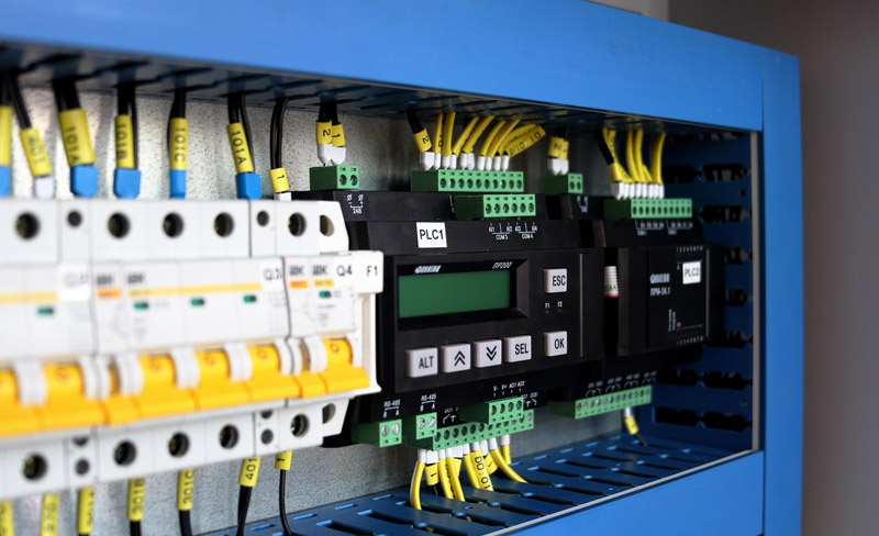 影响PLC控制柜价格差异的因素有哪些