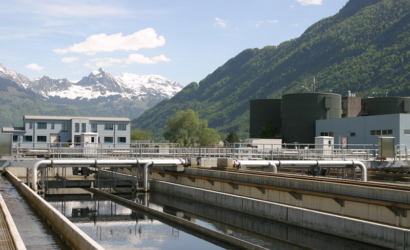 如何提高污水处理效率？PLC控制系统是关键