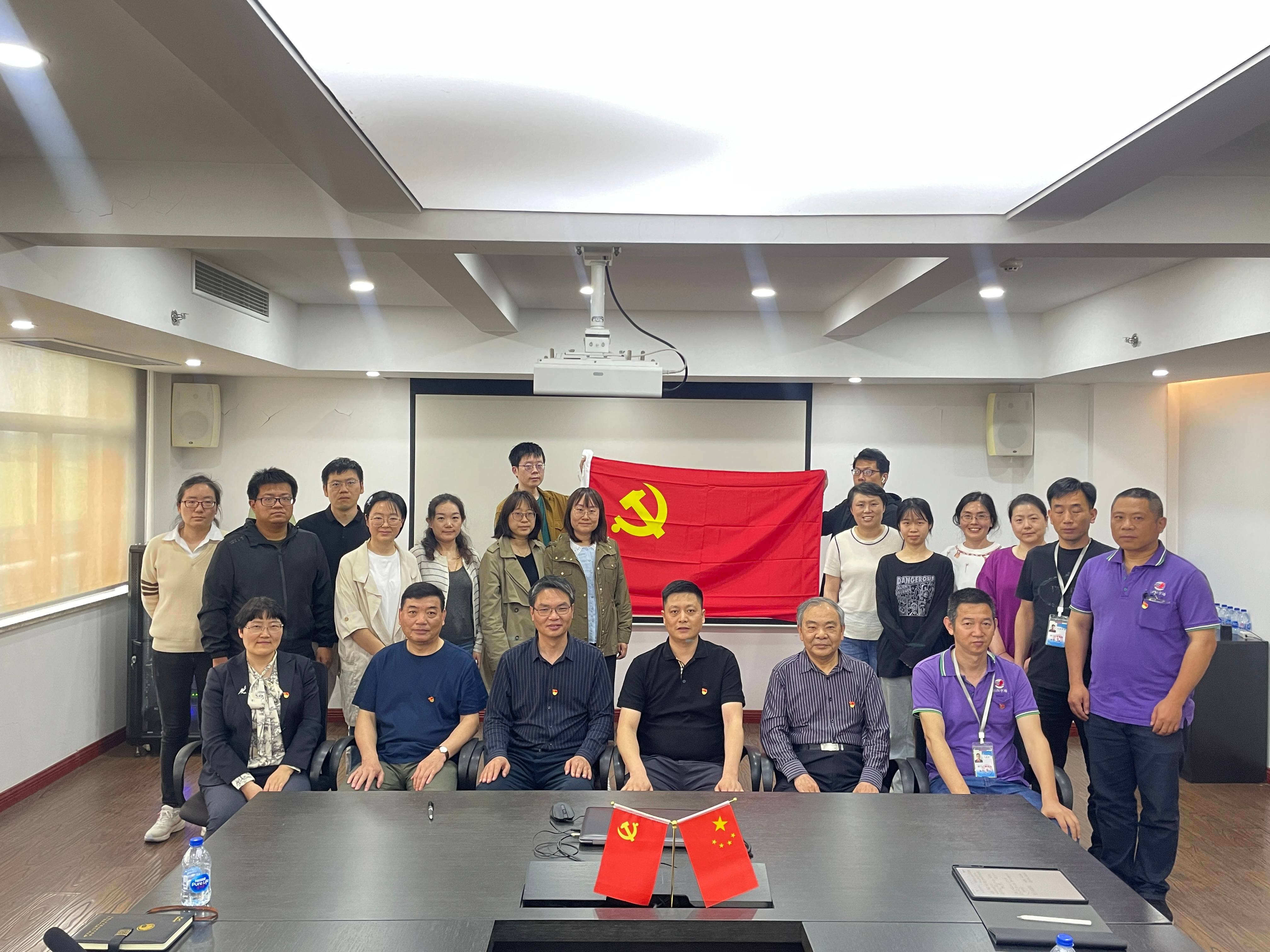 东海所加工党支部与江阳市场举行党建结对共建签约活动