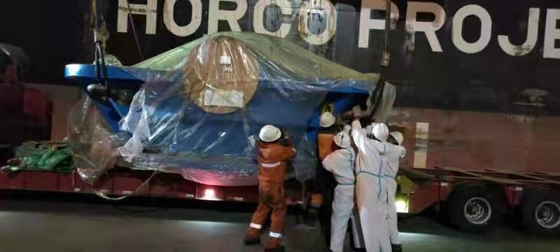 Frachttransport von Schiff zu Schiff