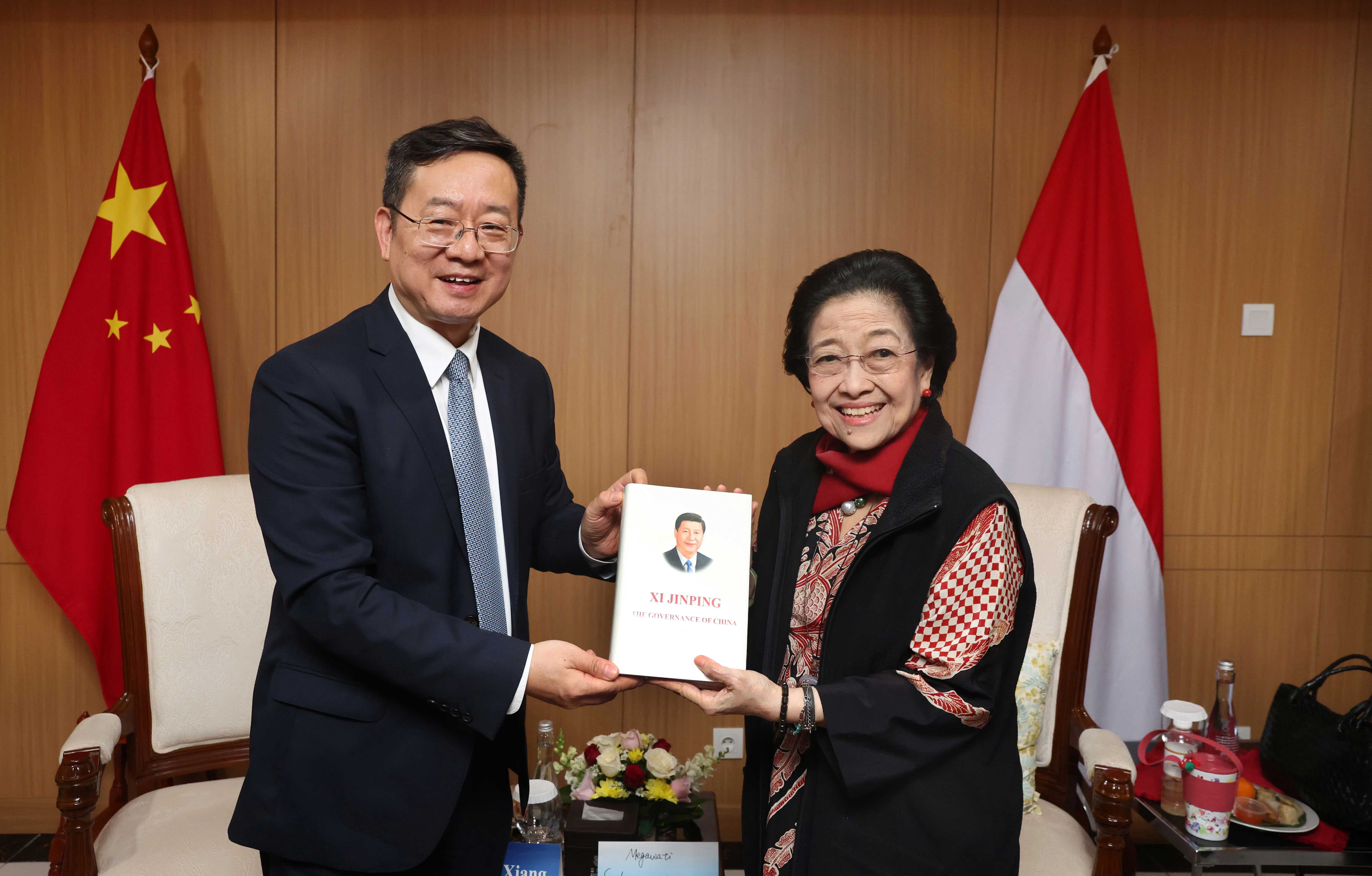 高翔会见印尼前总统、民主斗争党总主席梅加瓦蒂·苏加诺