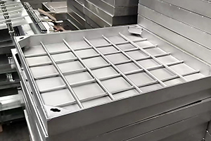 不锈钢板隐下水井盖的应用