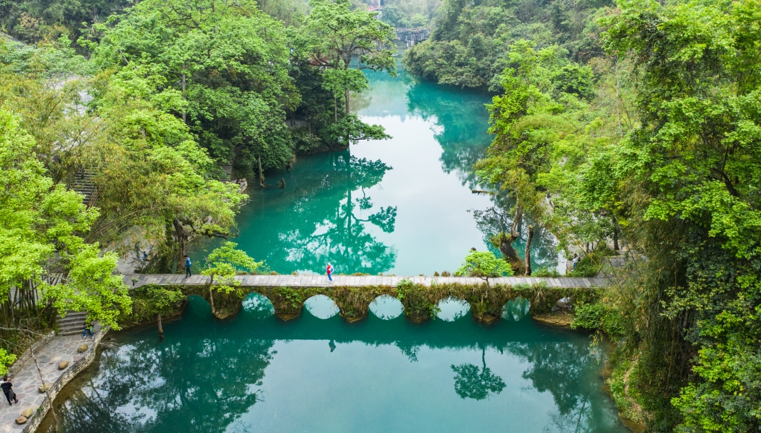 粵港澳大灣區媒體團邂逅荔波「綠寶石」見證港澳客源市場新熱潮