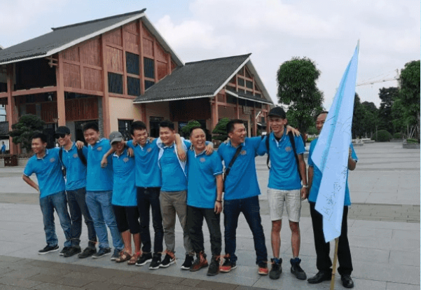 继往开来 勇攀高峰ㅣ六点半食品有限责任公司青秀山团建圆满成功