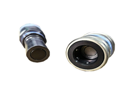 Fluid self sealing connector