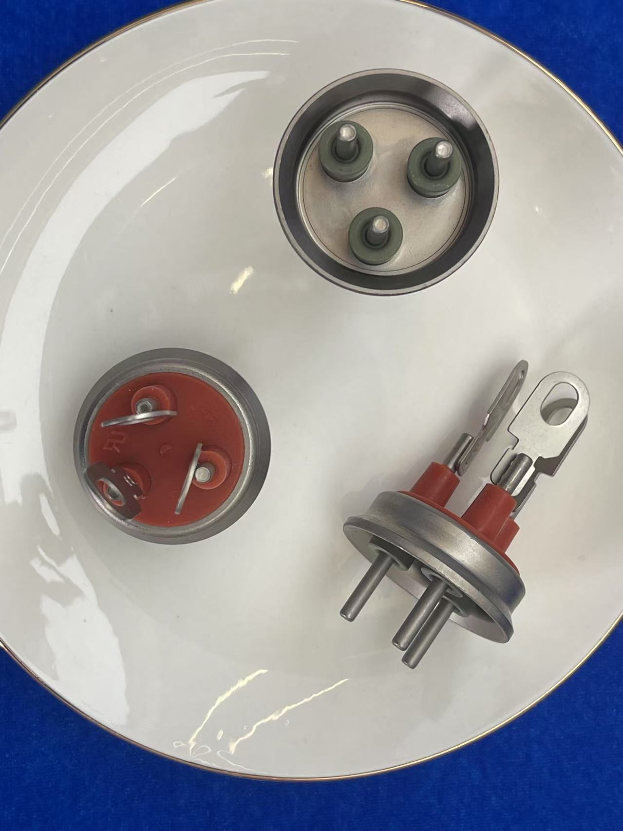 Hermetic terminal for AC compressor