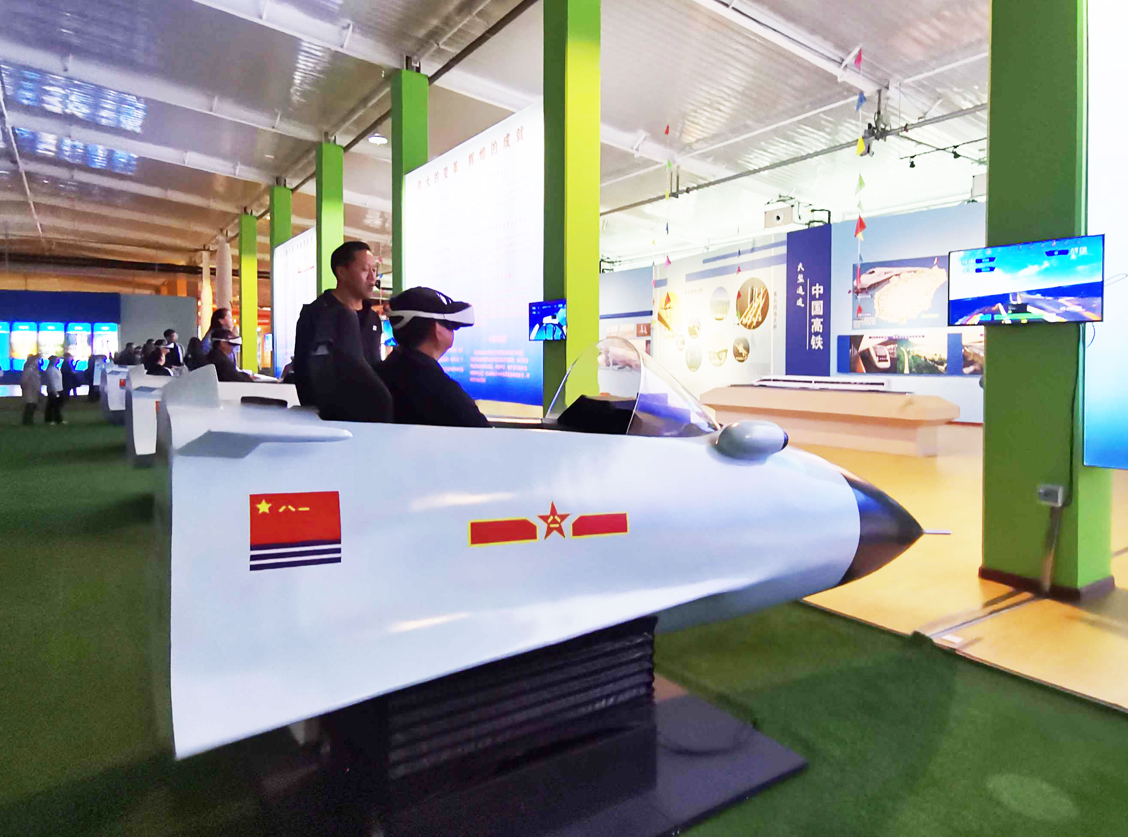 娱乐-歼15动感VR座舱