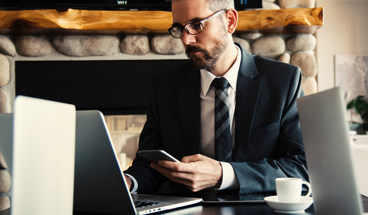 &nbsp; &nbsp; 包季设计 5000元/季
&nbsp; &nbsp; &nbsp; 一年365天，每季度90天，8小时服务，每季收费5000元
&nbsp; &nbsp; &nbsp; 扫一扫&nbsp; 咨询&nbsp; 包季设计
&nbsp; &nbsp; &nbsp; &nbsp; &nbsp;&nbsp;