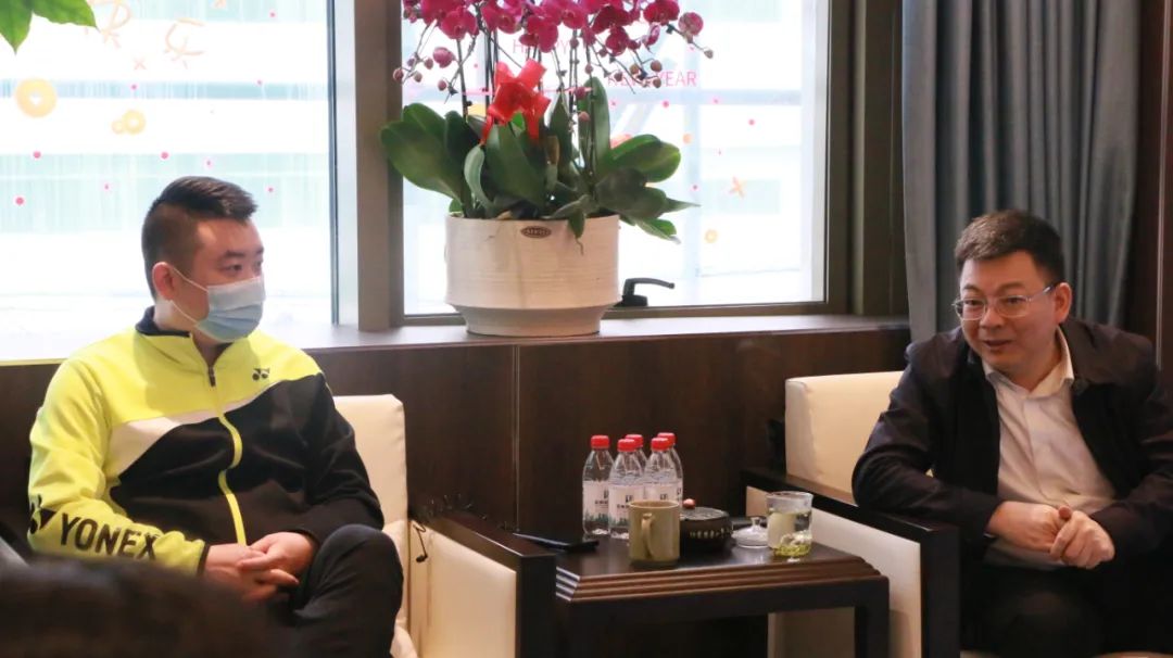 婁橋街道新任黨工委書記陶瓊偉一行蒞臨集團(tuán)走訪交流