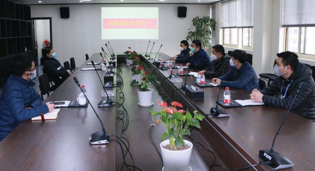 甌海區(qū)政協(xié)主席林寶新一行蒞臨溫州城建集團、溫州創(chuàng)新新材料公司開展調(diào)研活動