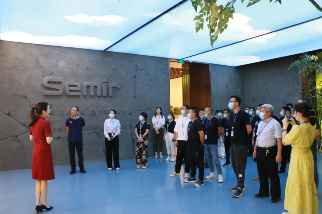 集團高層一行到森馬集團學習考察