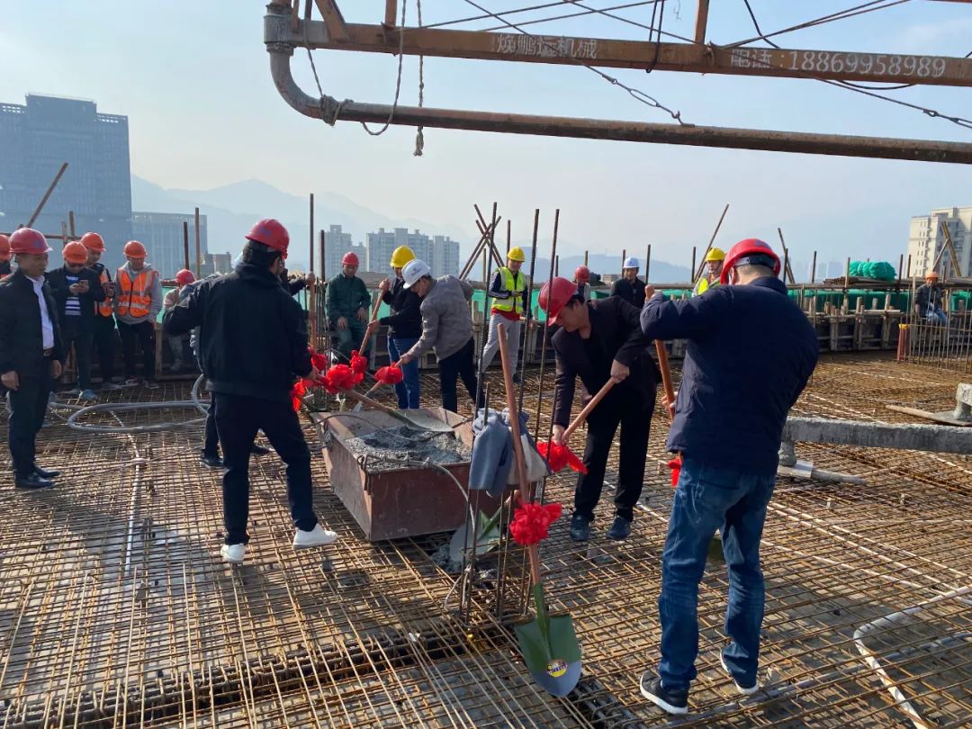 恭喜！溫州市甌海中心西單元A-11地塊城中村改造安置房工程項目喜結金頂