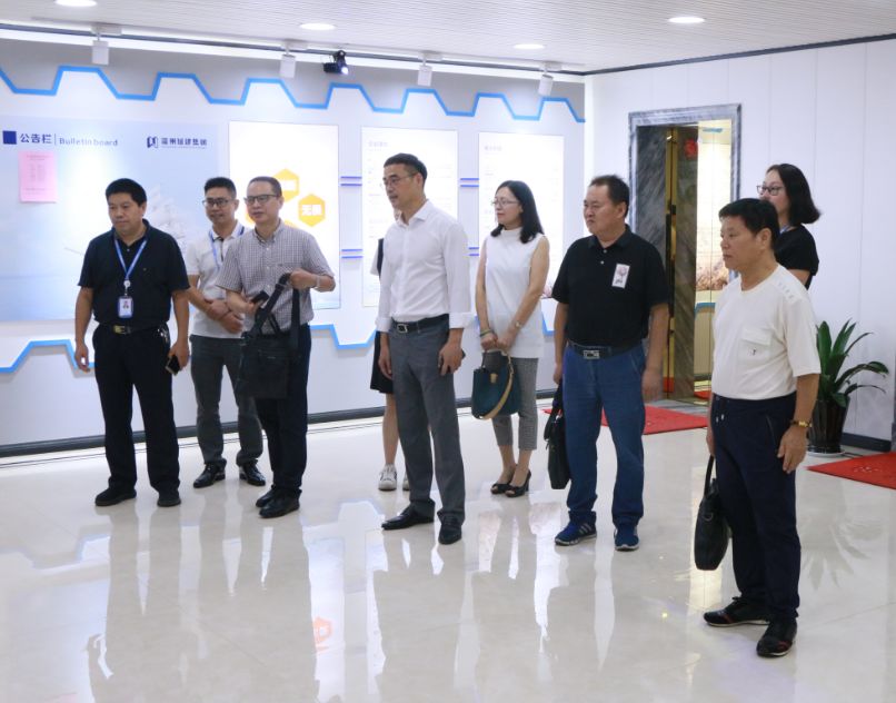 溫州市建筑業(yè)聯(lián)合會胡正華會長一行蒞臨溫州城建集團開展“營改增”調研活動